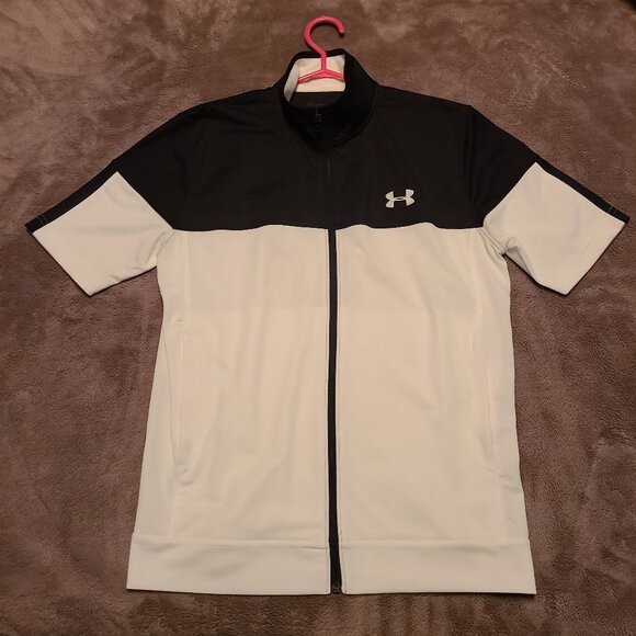 Under Armour Light Collared Zip Up Short Sleeve Shirt size M - Picture 1 of 1